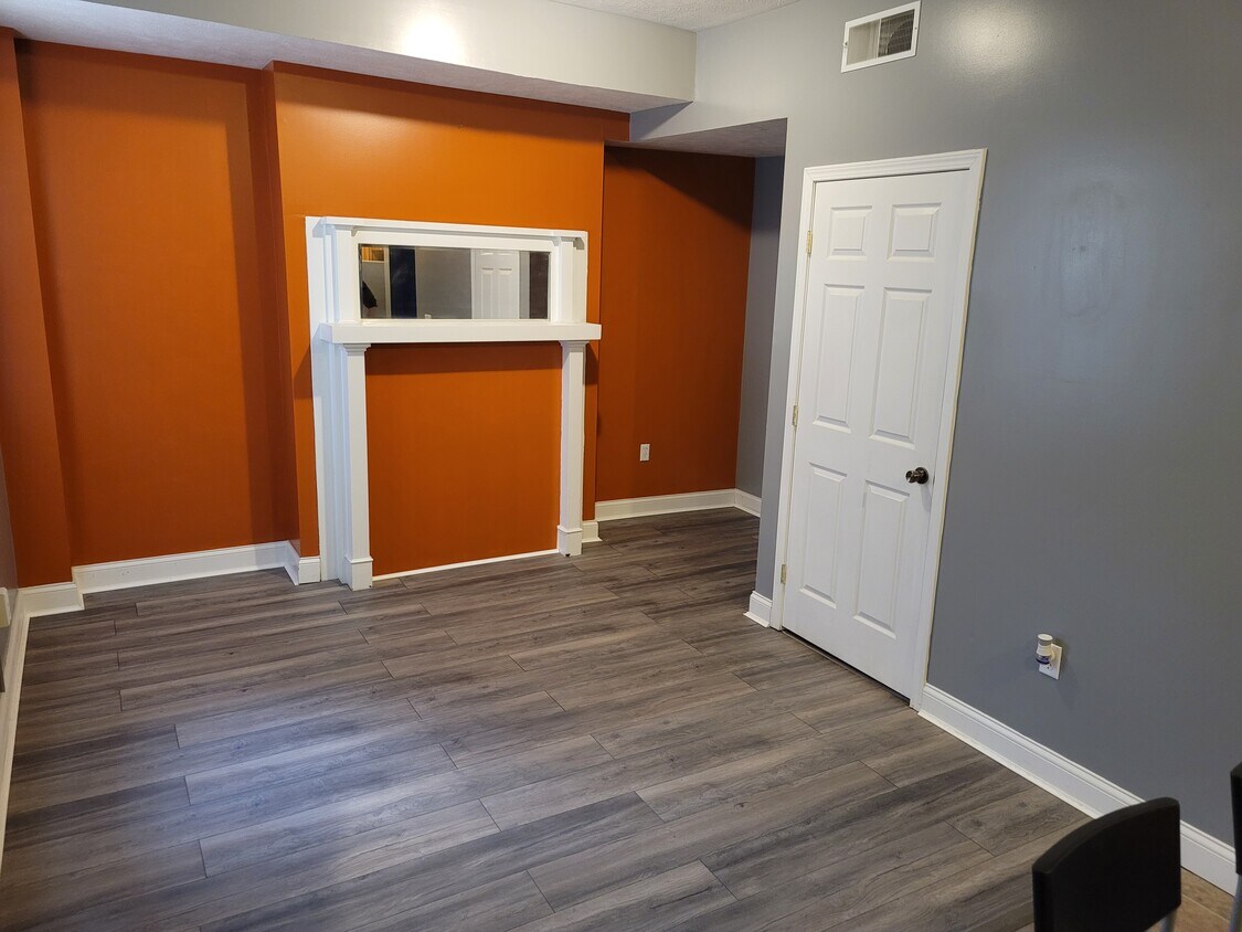 Foto principal - 651 Midland Ave