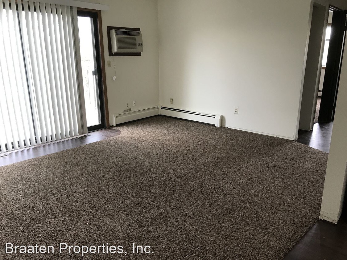 Foto principal - 102 7th St E