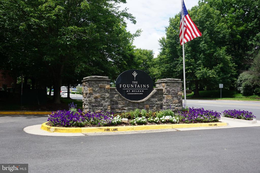 Foto principal - 1527 Lincoln Way