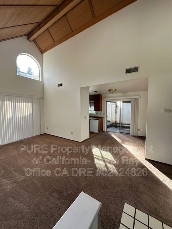 Building Photo - 3313 Yulupa Ave