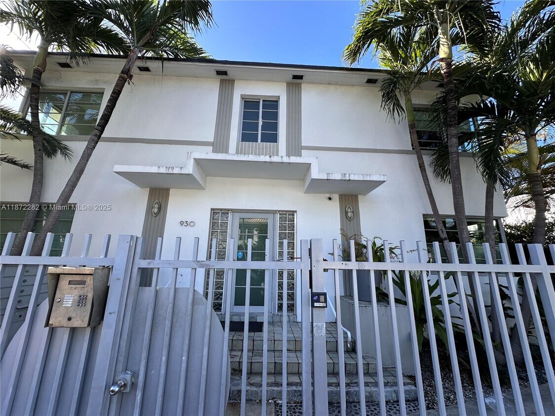 Primary Photo - 930 10th St