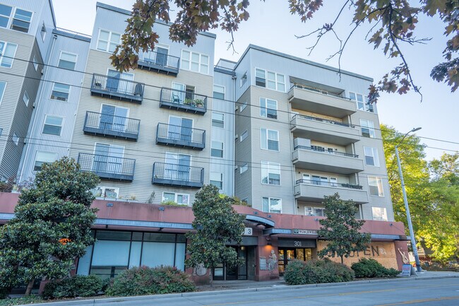 Building Photo - 303 23rd Ave S