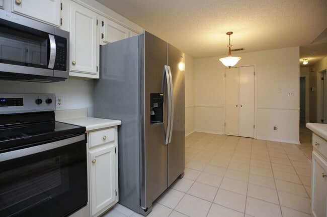 Building Photo - 6972 Weatherwood Dr