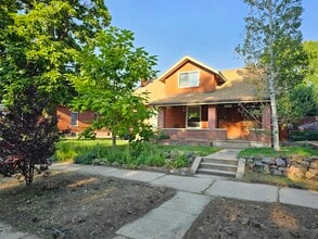 Building Photo - 3847 Bryant St