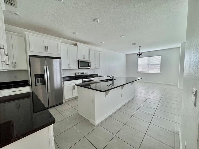 Foto del edificio - 8973 Matriarca Aly