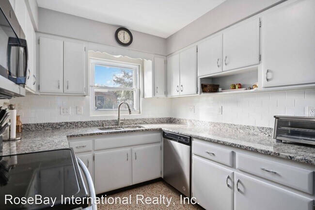 Building Photo - 3 br, 2 bath House - 2223 Grove Street,