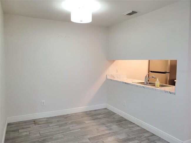 Foto del edificio - 3107 W Horatio St