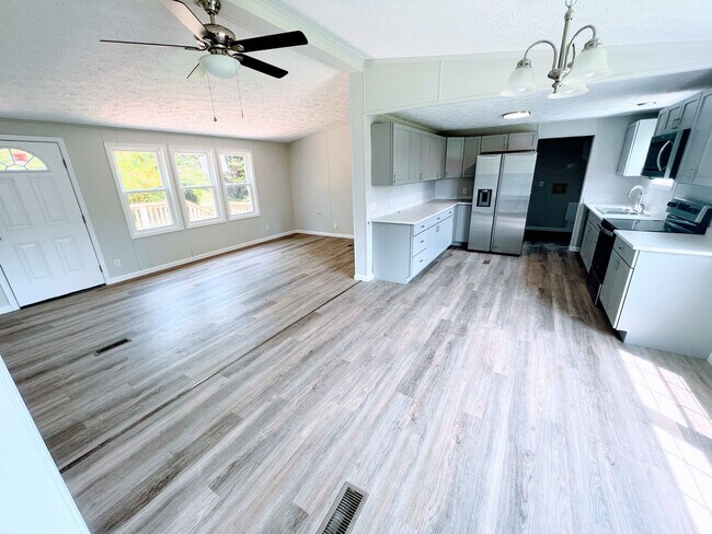 Foto del edificio - 3 Bedroom Home in Campbell County