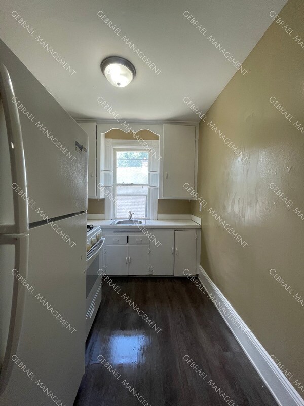 Building Photo - 516 N Porter St