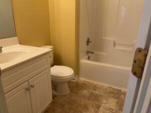 Building Photo - 229 Sassafras Ln