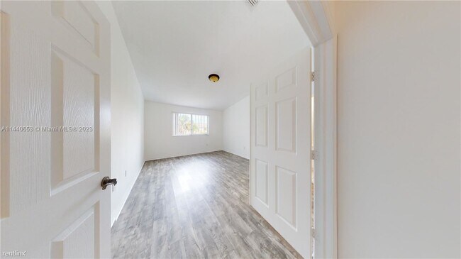 Building Photo - 3 br, 2.5 bath House - 2231 SE 26th Ln # 2...