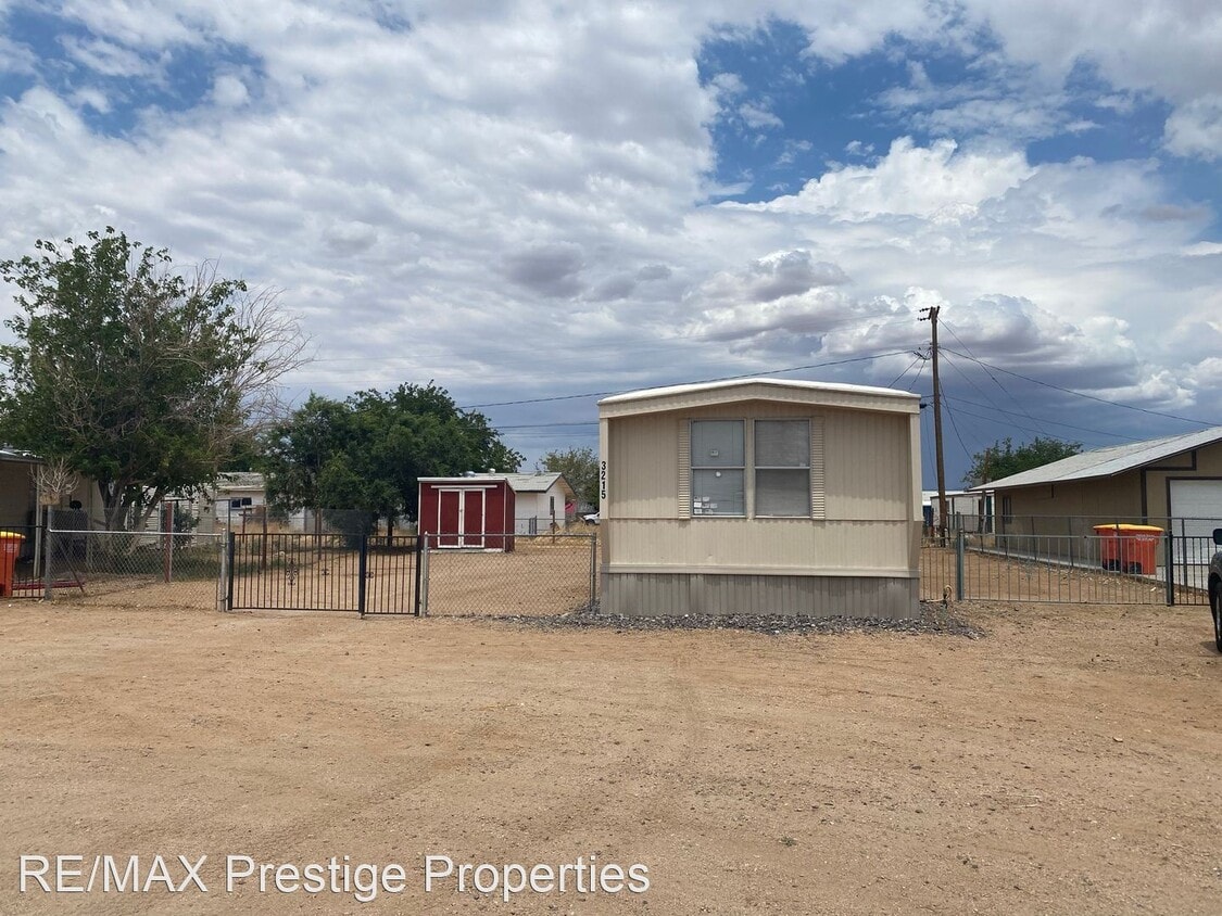 Foto principal - 3 br, 2 bath House - 3215 Northfield