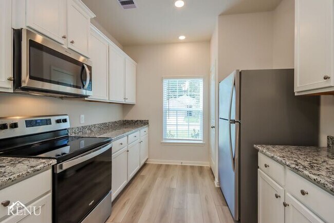 Foto del edificio - 10461 Sweetwater Creek Dr