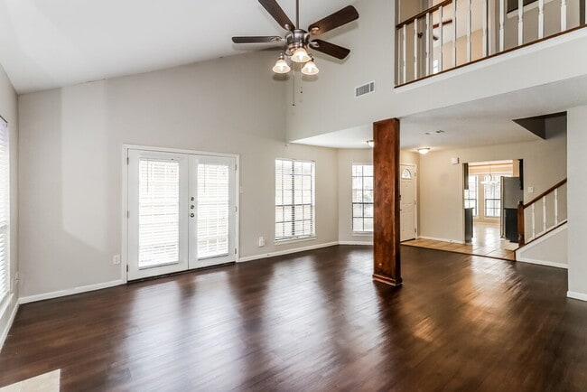 Building Photo - 7722 High Village Dr