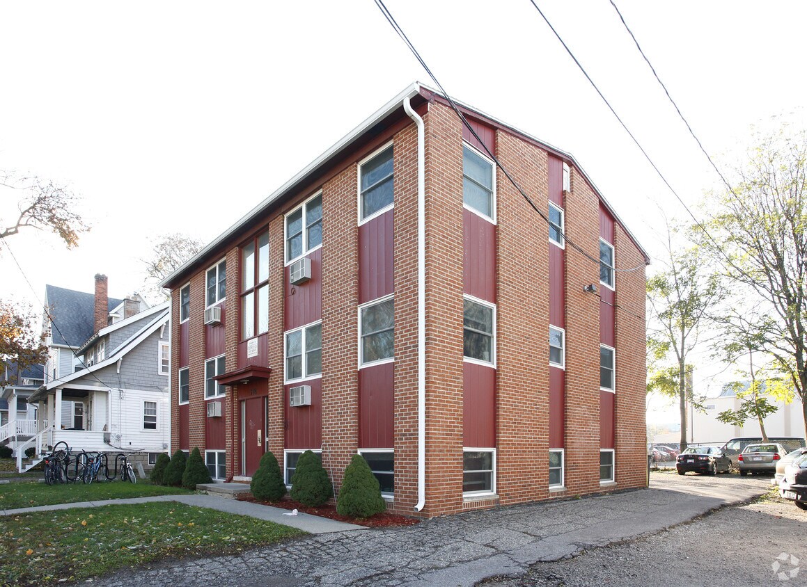 Building Photo - 318 John St