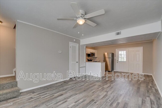 Building Photo - 2511 Cascade Dr