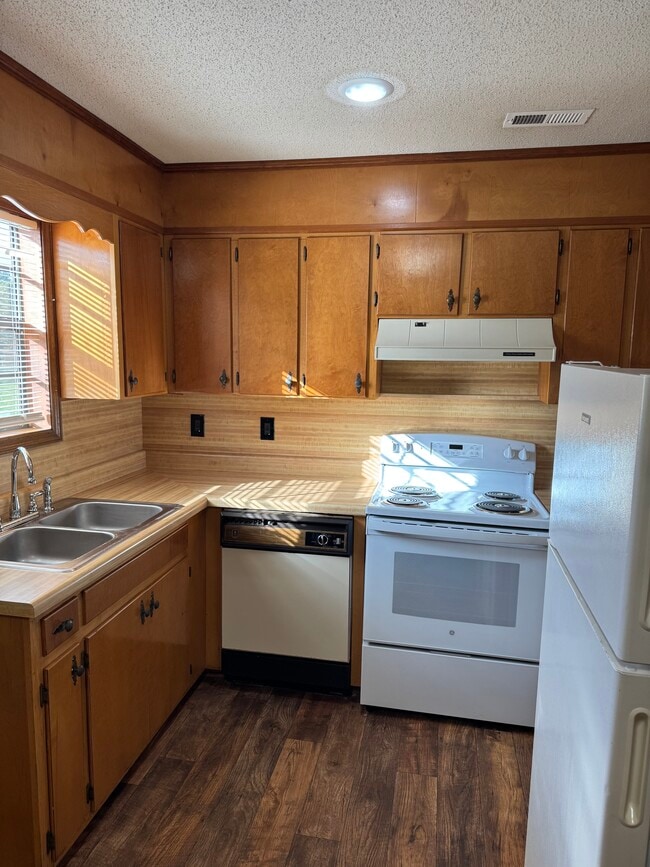 Foto del edificio - 812 Blackwell Dairy Rd