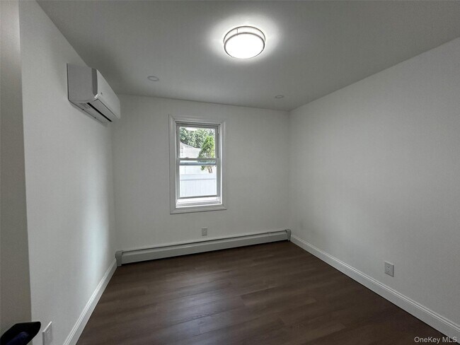 Foto del edificio - 64-46 217th St