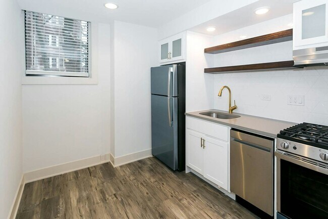 Foto del edificio - 6385 W Arlington Pl