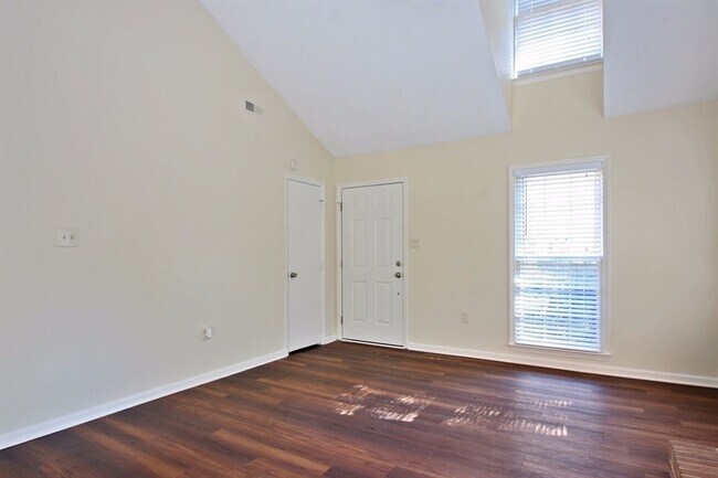 Building Photo - 7809 Elm Tree Ln