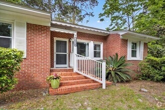 Building Photo - 1936 Greenwood Dr