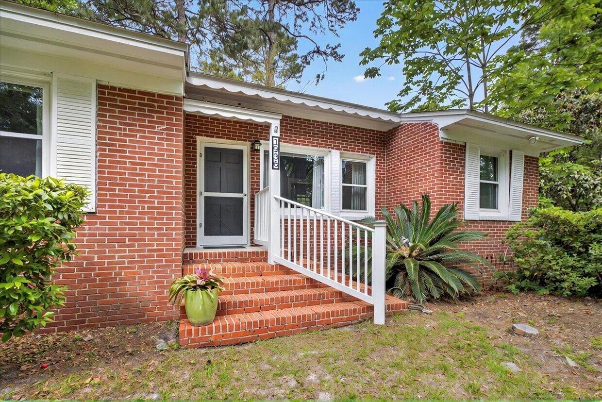 Foto principal - 1936 Greenwood Dr