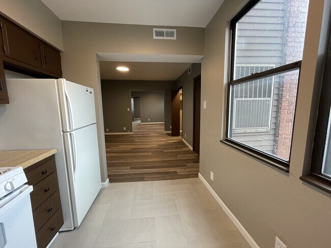 Foto del edificio - Glenmore - 2905 - (Units 1 - 8)