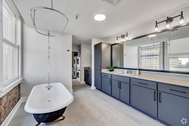 Studio, 1BA - 1,105SF - Bathroom - The Rice