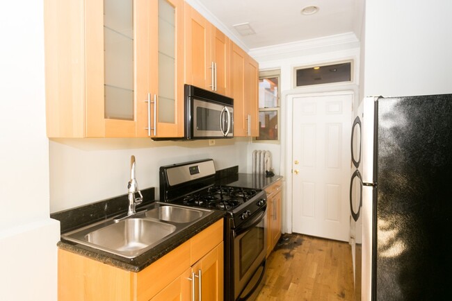 Foto del edificio - 551 W Surf St