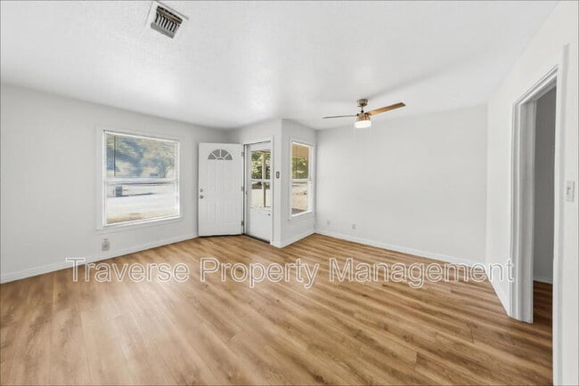Building Photo - 5025 Catalpa St