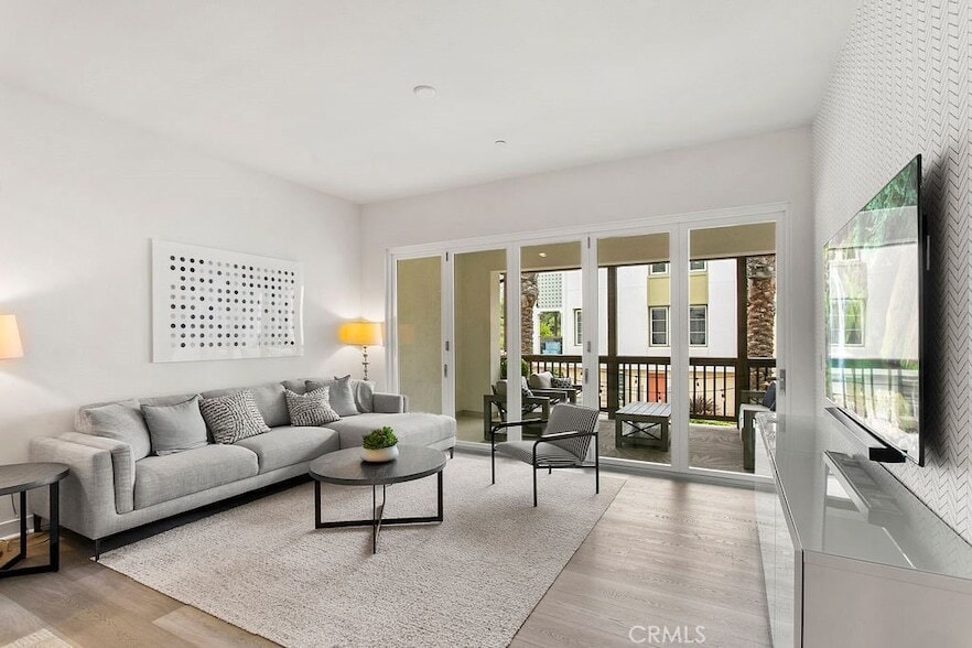 Primary Photo - 3440 Doheny Way