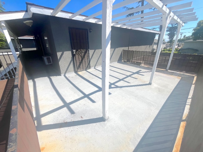 Foto del edificio - 587 Silverwood Ave