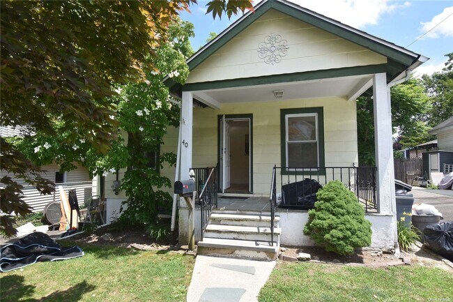 Building Photo - 40 Hemlock Ave