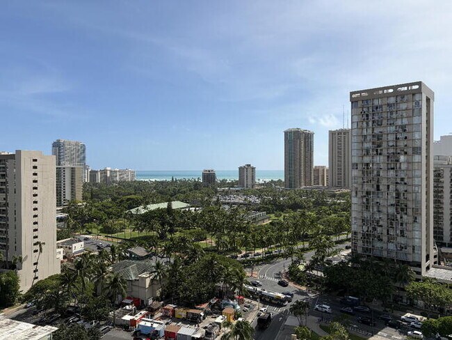 Foto del edificio - To register for the showing time, note the 4 digit code: 3975 and click "APPLY NOW."(mobile:orang...
