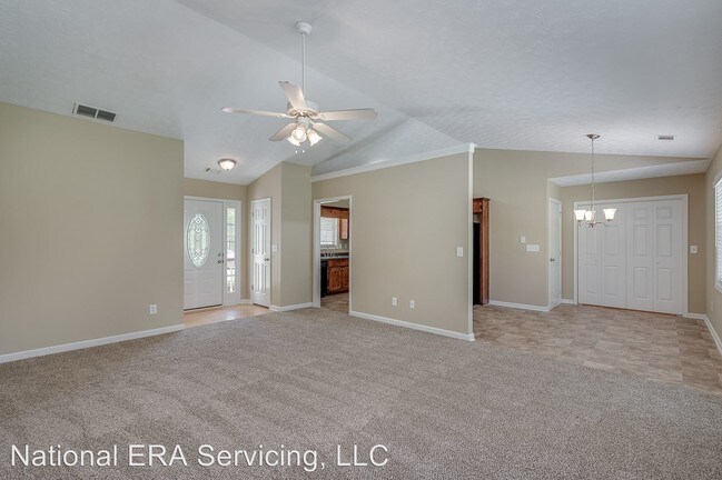 Building Photo - 531 S River Dr