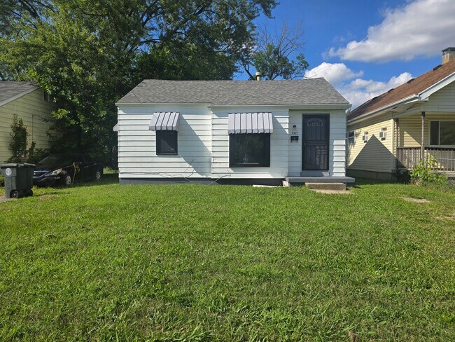 Building Photo - 4537 Laurel Dr