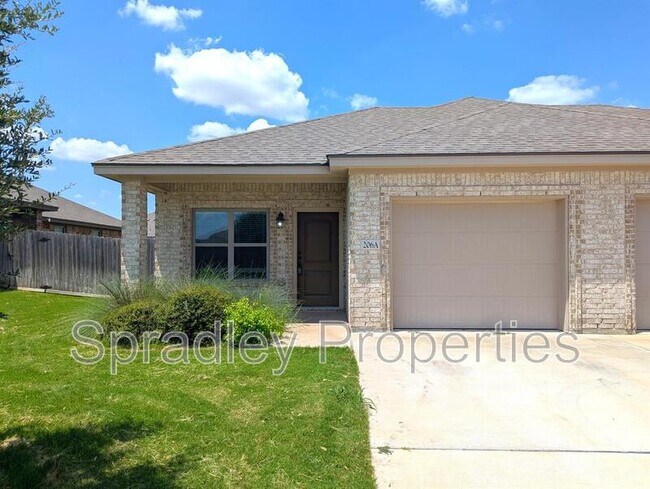 Building Photo - 206A Juniper Dr