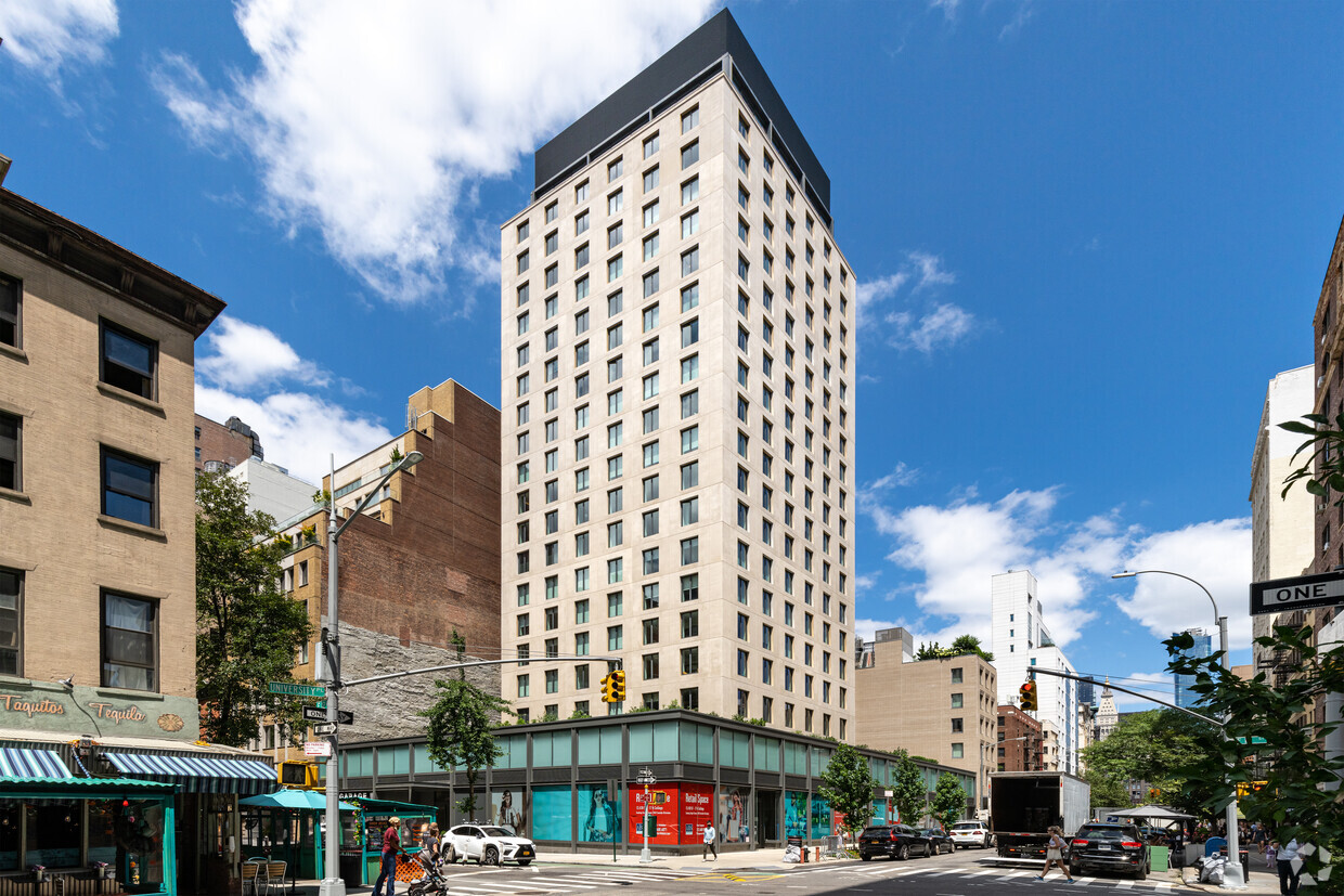 Building Photo - 21 E 12th St