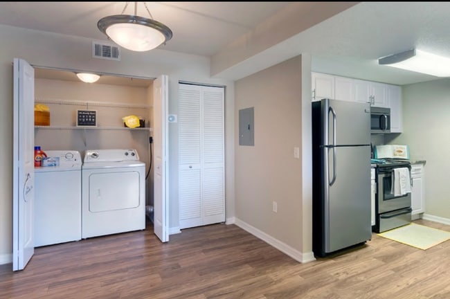 Foto del edificio - 15985 Arbor View Blvd