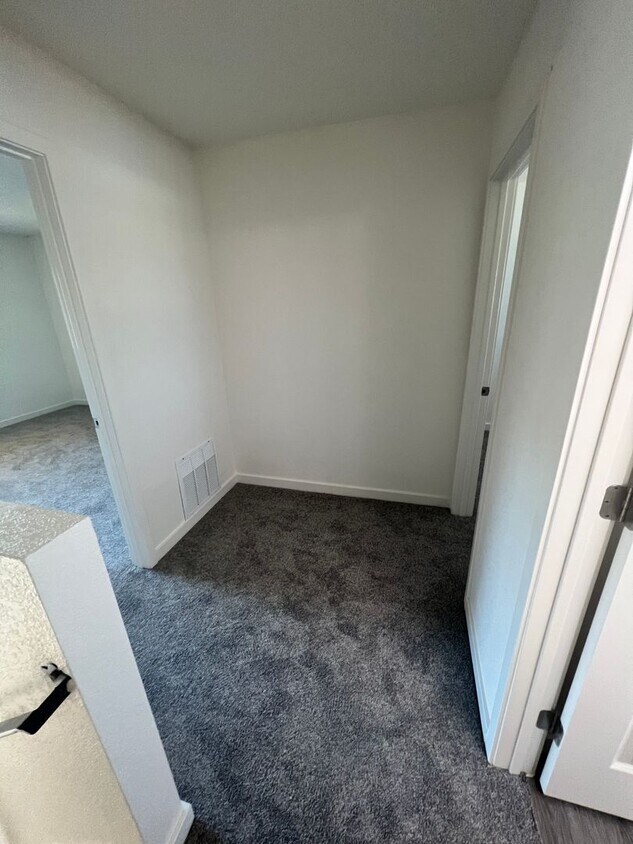 Foto principal - 141 Woodbury Cir