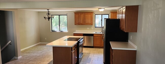 Building Photo - 1447 Gumbert Dr