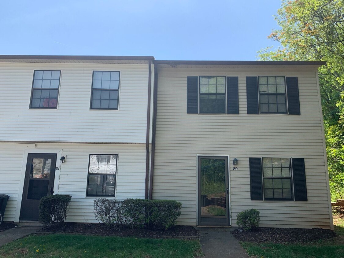 Foto del edificio - CountryPlace Townhomes Off Lakeside Drive