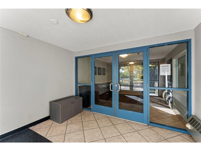 Foto del edificio - 4400 Upton Ave S