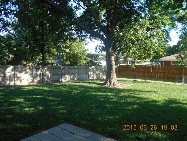 Building Photo - 2 Bedroom, 2 Bathroom House with Attached Garage
