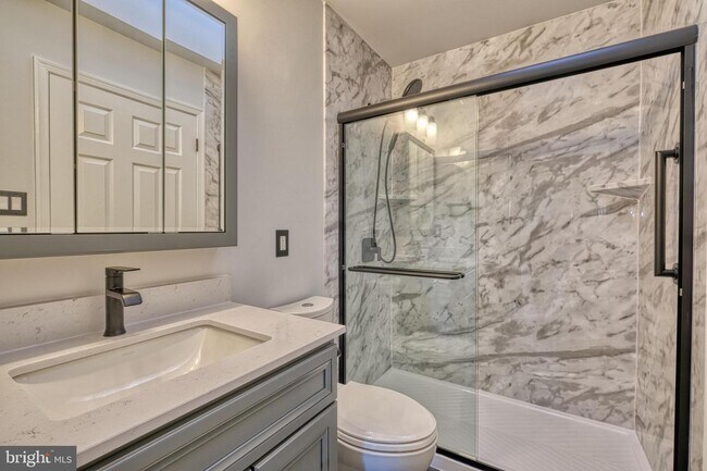 Foto del edificio - 7745 Meadow Rd