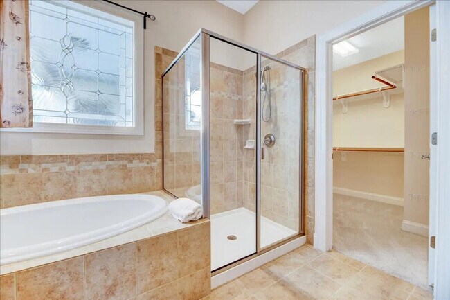 Foto del edificio - 1708 Hemby Ridge Ln