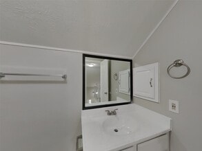 Building Photo - 1411 Chart Dr