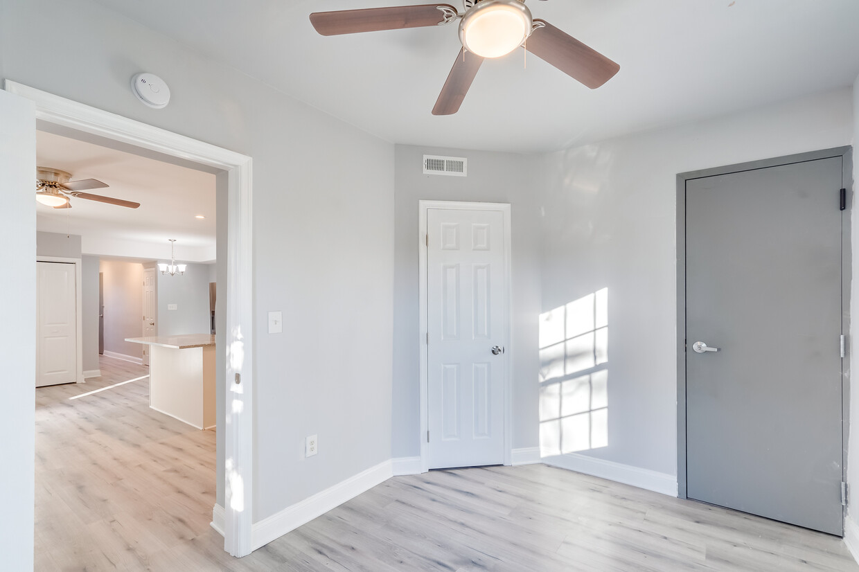 Foto principal - 537 Newcomb St SE #1