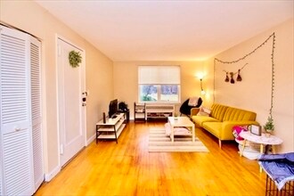 Foto del edificio - 38 Dean Rd