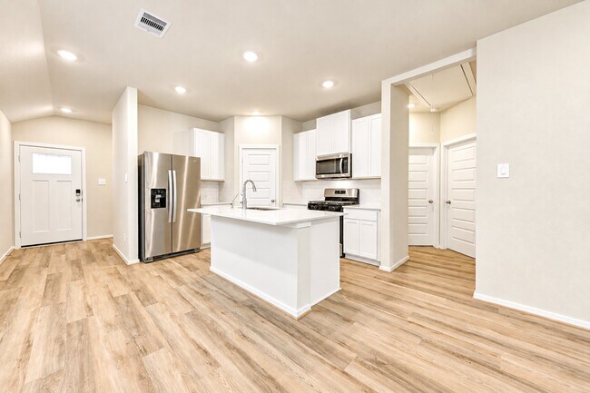 Building Photo - 18539 Lndg Mdws Ln